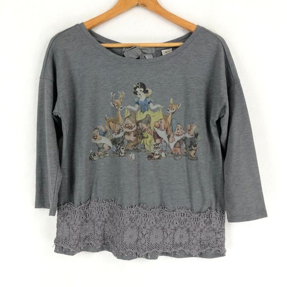 Disney LC Lauren Conrad Women's Size Small Snow White Grey Lace Trim Graphic Top - Picture 1 of 10